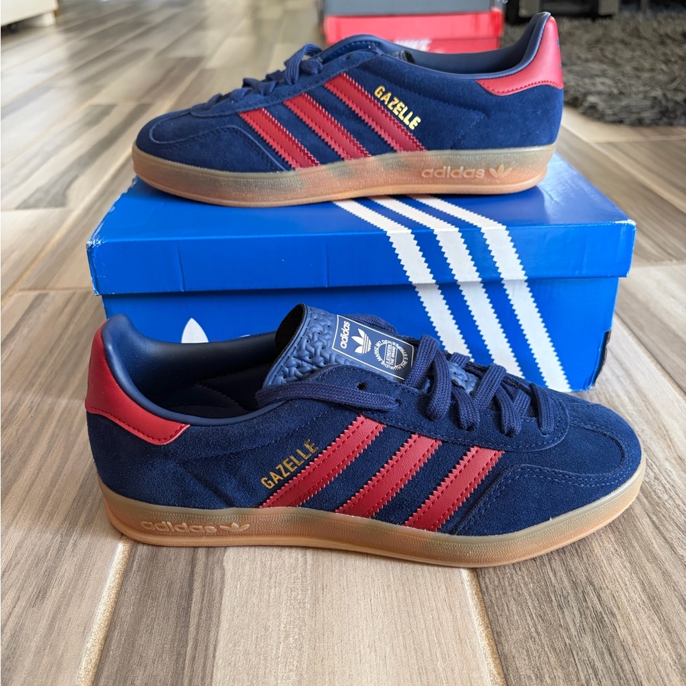Big Kids' Adidas Originals Gazelle Indoor Shoes - Dark Blue/Red JP8765 - Picture 2 of 7